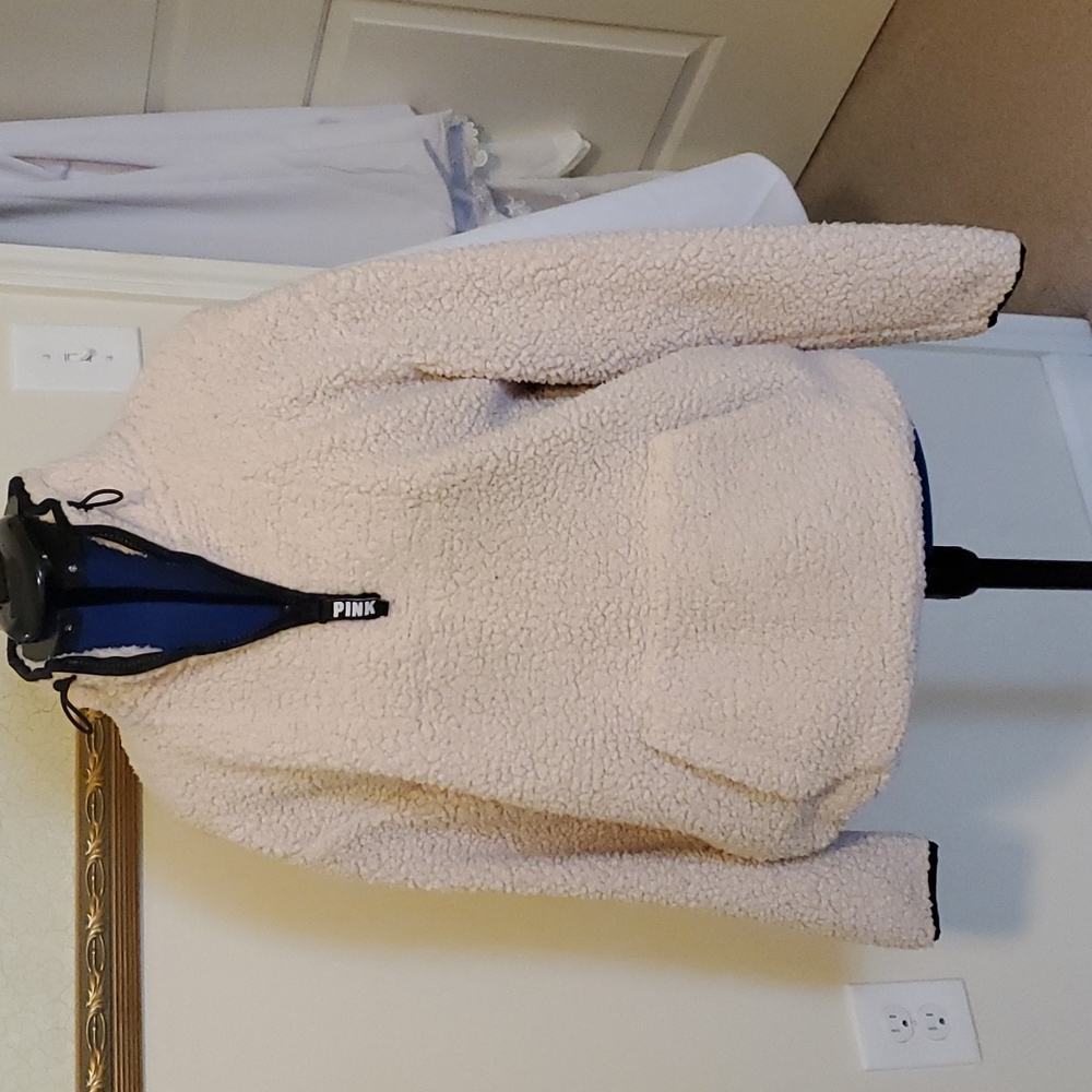 Victoria's secret pink sherpa quarter zip fleece. - Picture 3 of 4